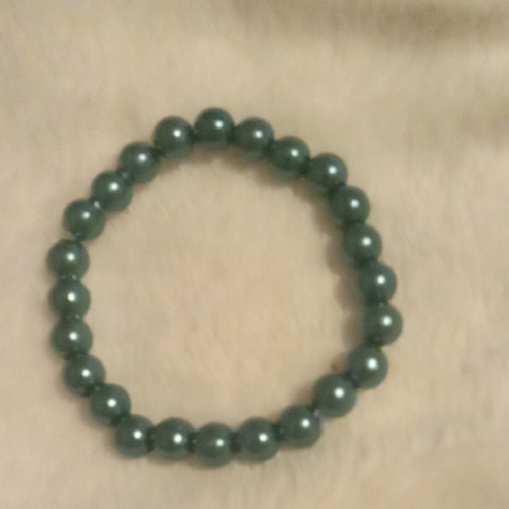 Elegant Green Beaded Bracelet
